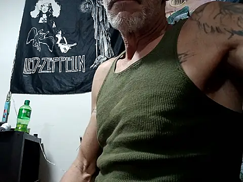 justinewe69 online show from March 5, 9:22 pm