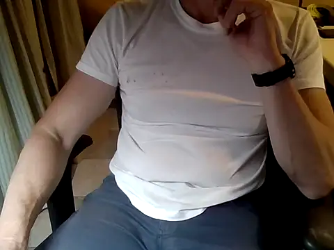 mariohurt101 online show from December 2, 9:07 pm