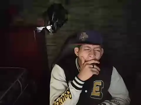 yefersonsijajaj online show from November 28, 6:27 am