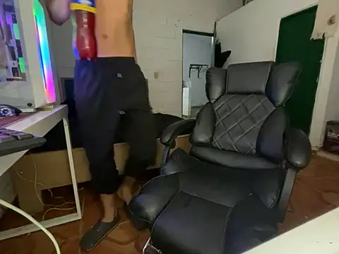 Max TheHorseDick online show from March 24, 3:01 am