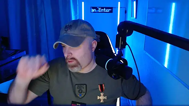 DerPornoPete online show from September 10, 9:35 pm