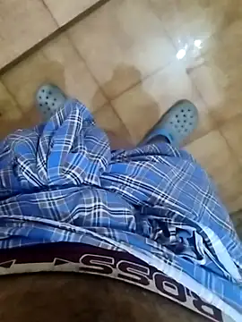 Snapshot of 8inch_monster chatting on March 7, 11:05 pm 8inch monster online show from March 7, 11:05 pm