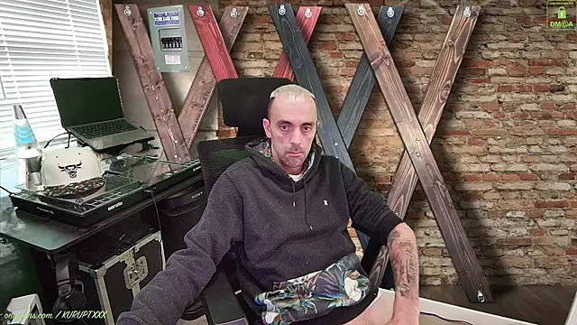 kuruptxxx live online show from January 18, 5:37 pm