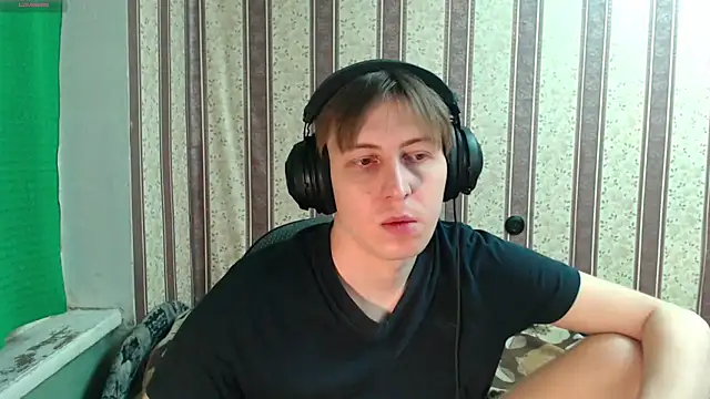 darienlarge online show from November 13, 1:49 pm