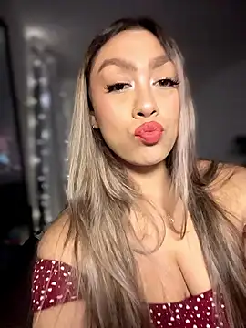 Im sophiie online show from January 17, 6:27 am