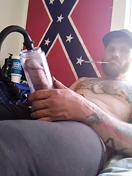 Snapshot of DanielTiger15 chatting on December 14, 9:24 pm DanielTiger15 online show from December 14, 9:24 pm