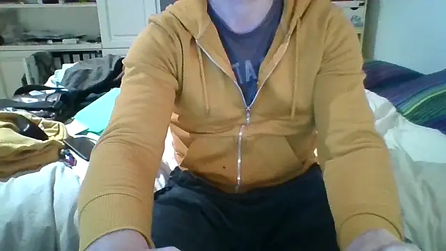 MmaxX004 online show from March 3, 9:01 pm