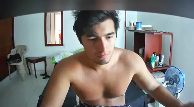 Snapshot of lechero226 chatting on March 14, 3:25 pm lechero226 online show from March 14, 3:25 pm