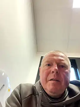 Snapshot of boilinghot123 chatting on October 12, 7:35 am boilinghot123 online show from October 12, 7:35 am