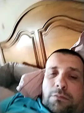 manubm03 online show from February 7, 12:01 pm