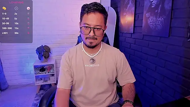 DaviidEvans  online show from May 23, 4:34 pm