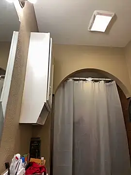 Snapshot of pumaHotz chatting on March 21, 11:23 pm pumaHotz online show from March 21, 11:23 pm