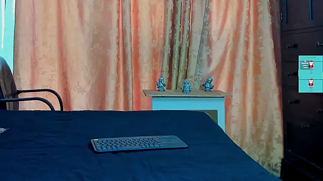 ChoreyTaiylor online show from December 16, 2:46 pm