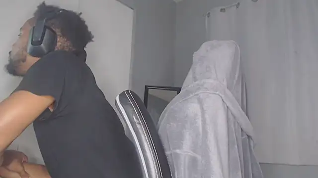 ChrisVacher online show from December 28, 4:08 am