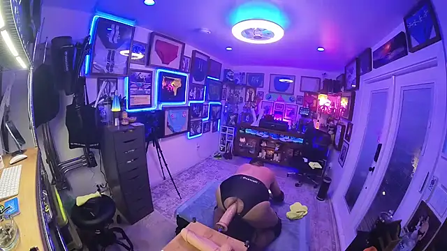 Briefs bud online show from February 14, 3:11 am