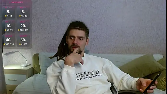 Aestheticguy101 online show from October 15, 2:24 pm