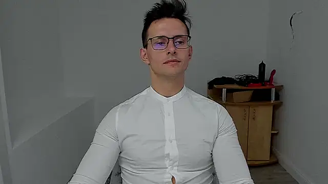 sexxymuscles4u online show from December 7, 12:02 pm