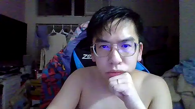 Snapshot of charlie_xdd chatting on February 13, 11:39 am charlie xdd online show from February 13, 11:39 am