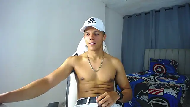 Snapshot of DavidAngell7 chatting on January 1, 11:51 pm DavidAngell7 online show from January 1, 11:51 pm