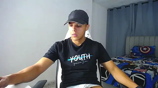 Snapshot of DavidAngell7 chatting on January 15, 2:49 am DavidAngell7 online show from January 15, 2:49 am