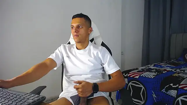 Snapshot of DavidAngell7 chatting on December 28, 7:44 am DavidAngell7 online show from December 28, 7:44 am