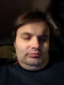 Snapshot of makau1 chatting on February 14, 6:40 pm makau1 online show from February 14, 6:40 pm