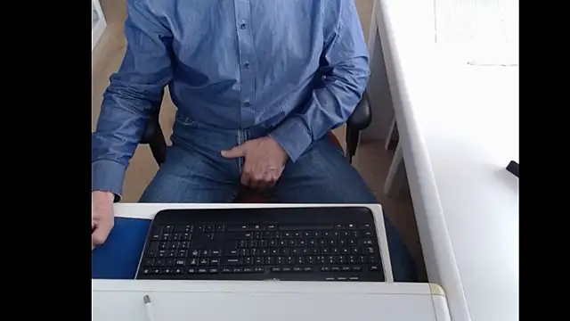 dutchpornking online show from March 22, 8:40 am