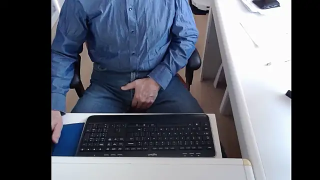 dutchpornking online show from March 18, 7:33 am