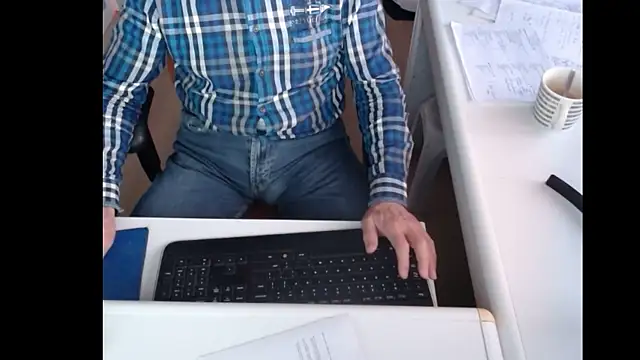 dutchpornking online show from February 8, 7:59 am