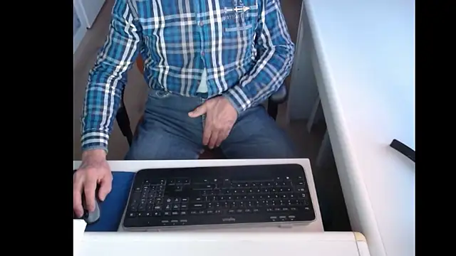 dutchpornking online show from January 2, 7:55 am