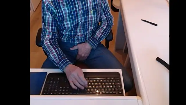 dutchpornking online show from January 12, 8:14 am