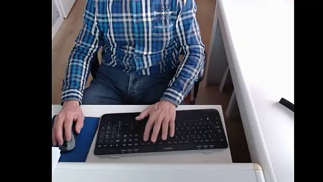 dutchpornking online show from January 4, 8:49 am