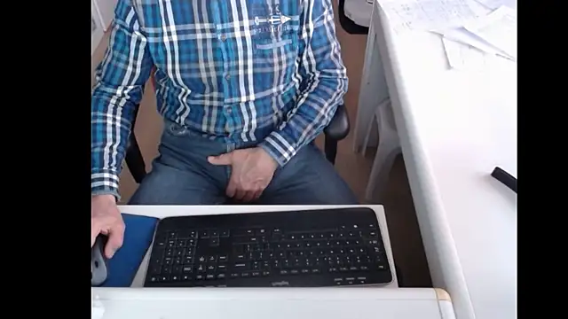 dutchpornking online show from February 7, 8:11 am