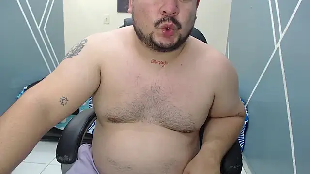 Snapshot of oso_dirty_ chatting on March 22, 5:41 pm oso dirty  online show from March 22, 5:41 pm