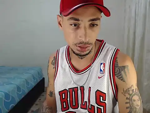 emiliano hottt online show from December 1, 6:00 pm