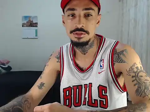 emiliano hottt online show from February 22, 6:59 am