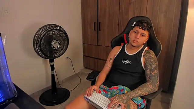 Jake simons online show from April 24, 9:33 am