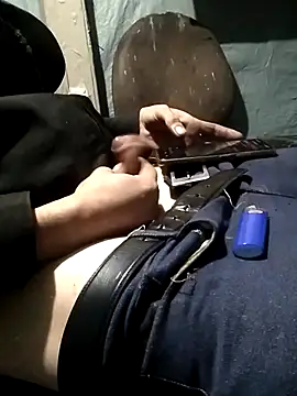 Wero4200 online show from December 15, 9:17 am