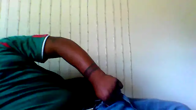 Snapshot of dro6969 chatting on October 22, 6:54 pm dro6969 online show from October 22, 6:54 pm