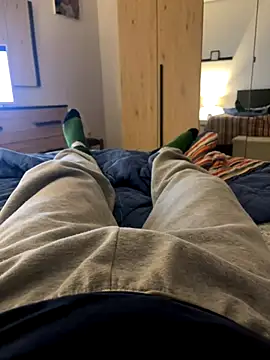 alex21017 online show from December 3, 10:07 pm