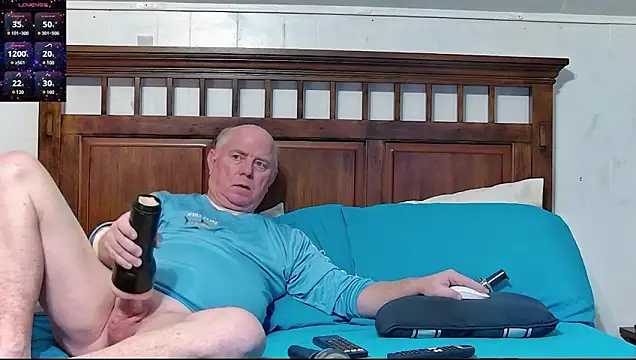 Snapshot of bigspike1960 chatting on February 10, 5:47 am bigspike1960 online show from February 10, 5:47 am