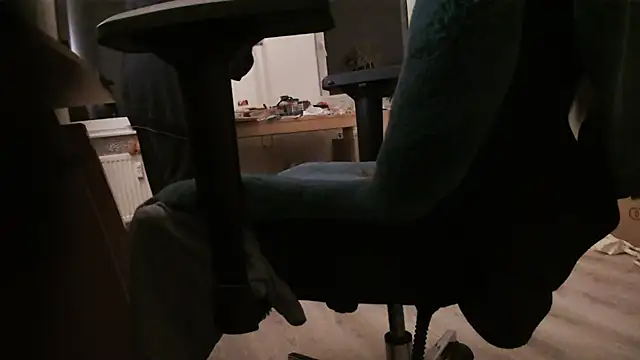 Snapshot of chubbysmallcock@xh chatting on October 18, 6:13 pm chubbysmallcockxh online show from October 18, 6:13 pm