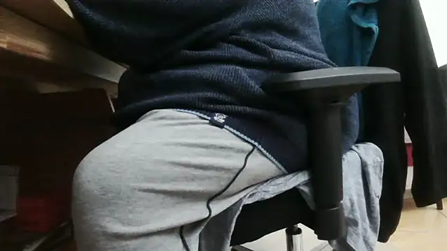 Snapshot of chubbysmallcock@xh chatting on February 9, 3:34 pm chubbysmallcockxh online show from February 9, 3:34 pm