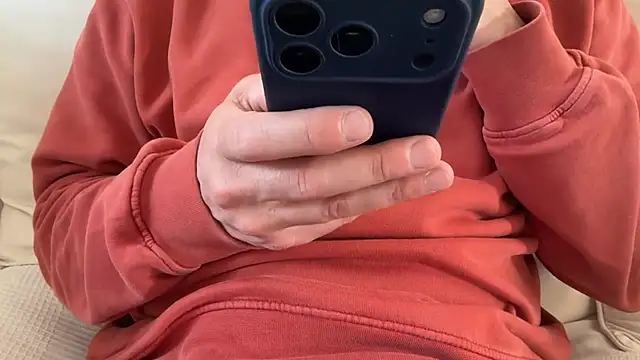 qualunque 21 online show from April 27, 4:14 pm