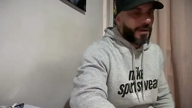 romeolovedark online show from February 15, 4:07 am