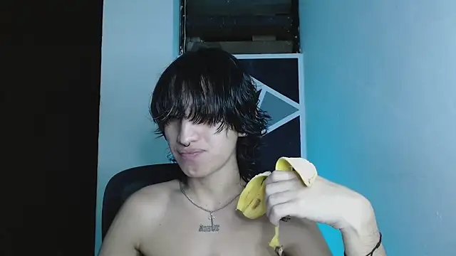 littlextreme online show from June 6, 1:55 am