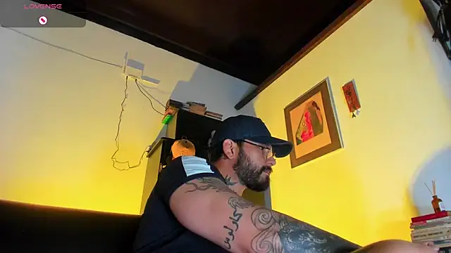 CamiloGray  online show from November 29, 3:47 pm