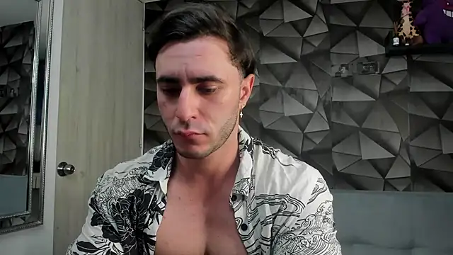 Latino stud4u online show from March 19, 5:43 am