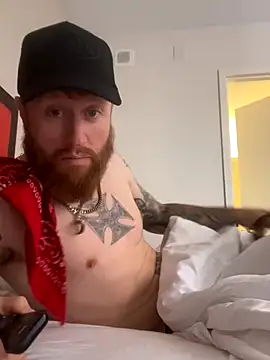 Snapshot of Mackwood89 chatting on September 8, 2:27 pm Mackwood89 online show from September 8, 2:27 pm