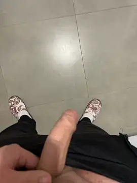 Snapshot of Vld121 chatting on February 16, 8:22 pm Vld121 online show from February 16, 8:22 pm